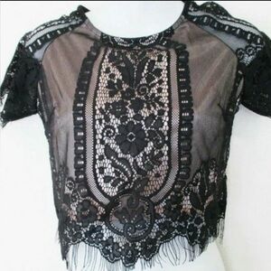 Design 365 Chic Black Lace Crop Top sm
